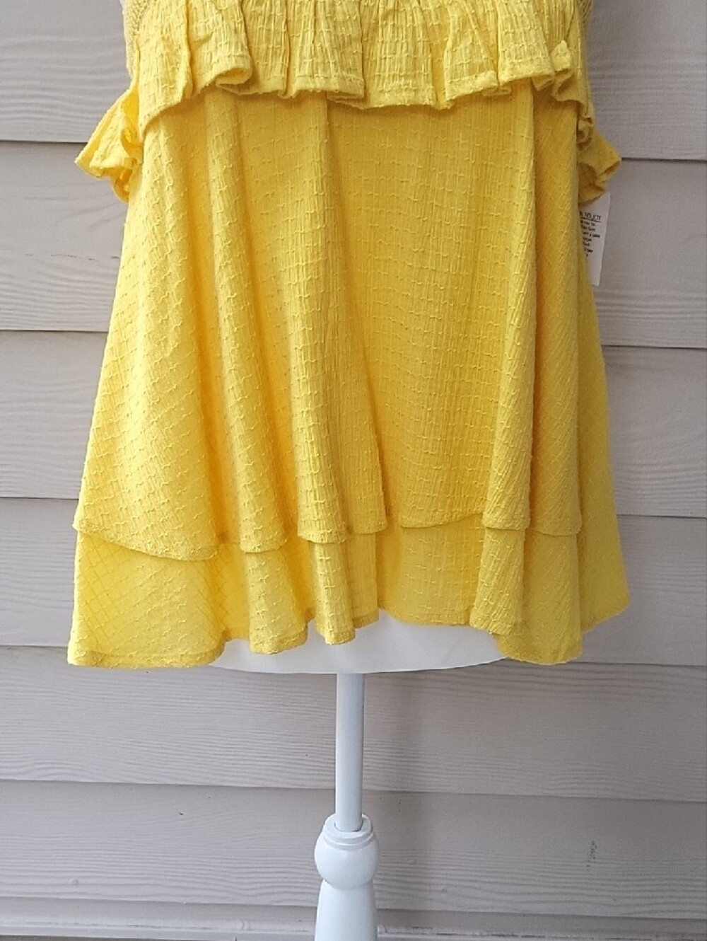 Rocks & Indigo Yellow Off Shoulder Ruffle Tank Top Size Small NWT Textured - Picture 5 of 9
